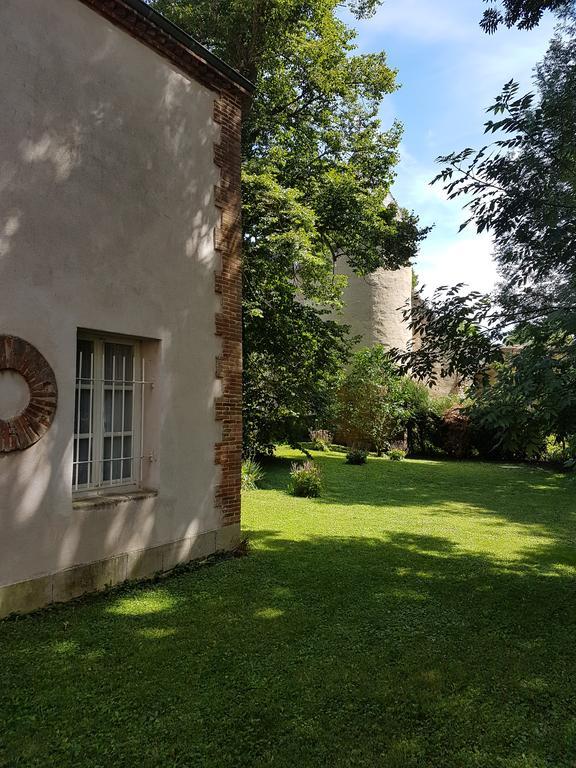 Chateau Mesny Gite Au Fil Des Pages Vic-sur-Seille Exterior photo
